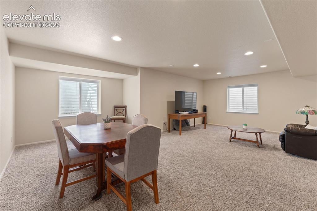 Image 29 of 48: Dining Area