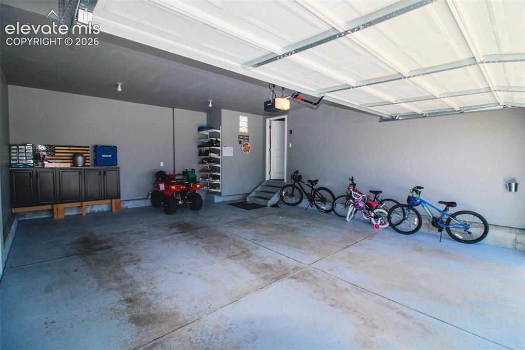 Image 36 of 46: Garage