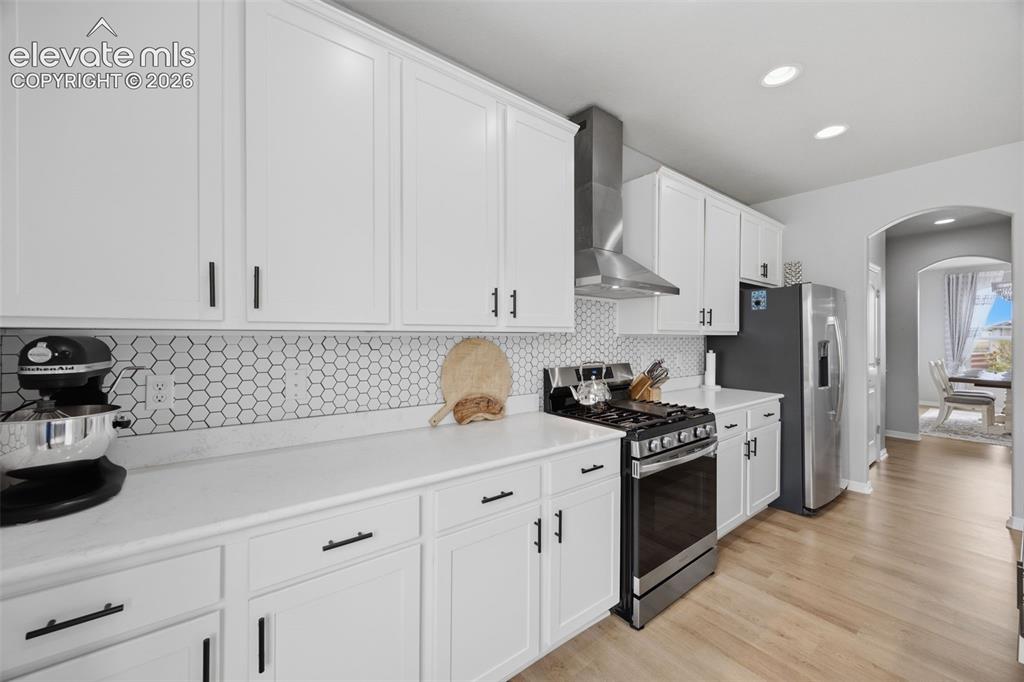 Image 7 of 46: Kitchen