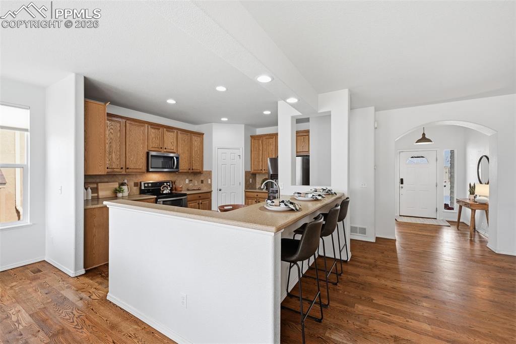 Image 11 of 35: Kitchen