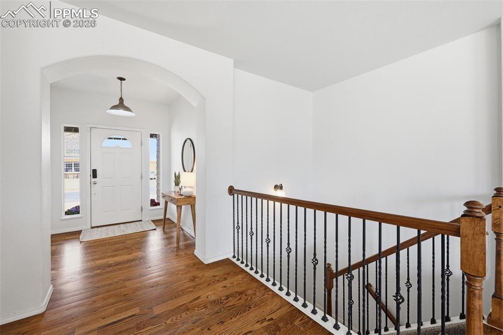 Image 23 of 35: Entry