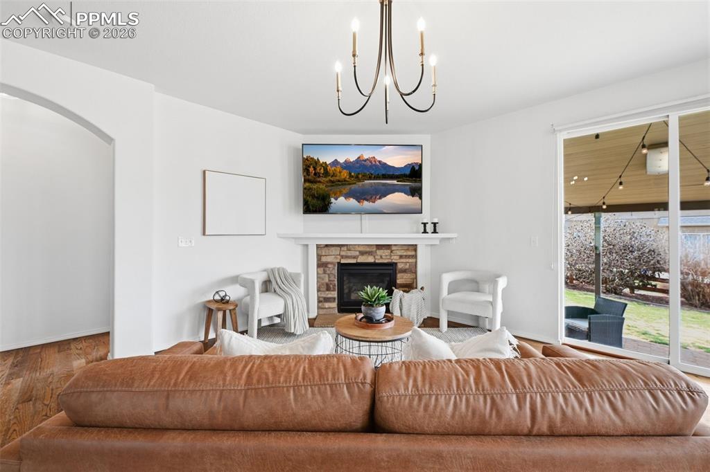 Image 5 of 35: Living Room