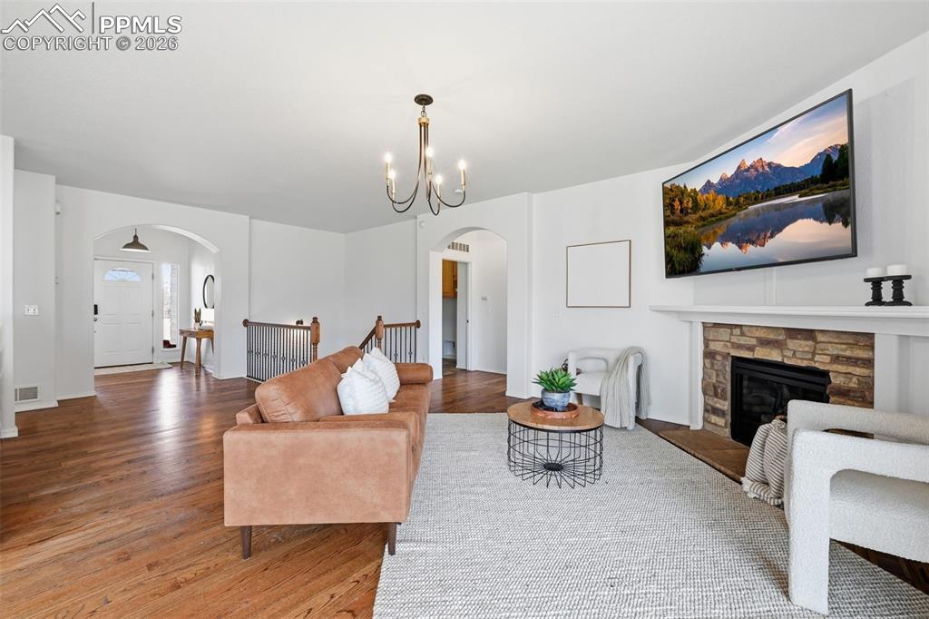 Image 7 of 35: Living Room