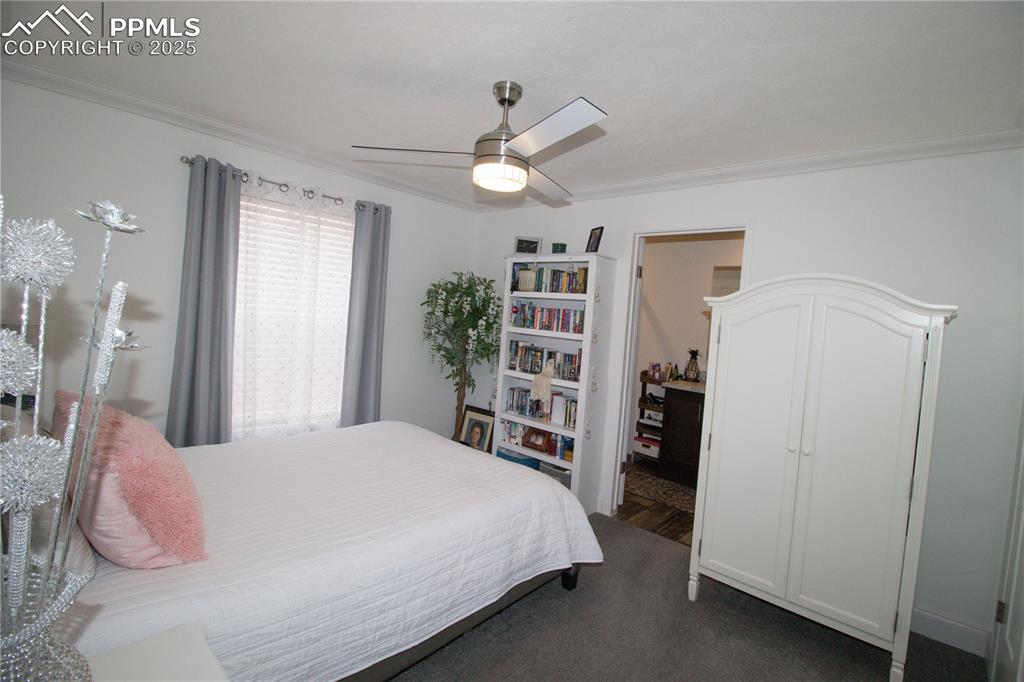 Image 12 of 18: Bedroom