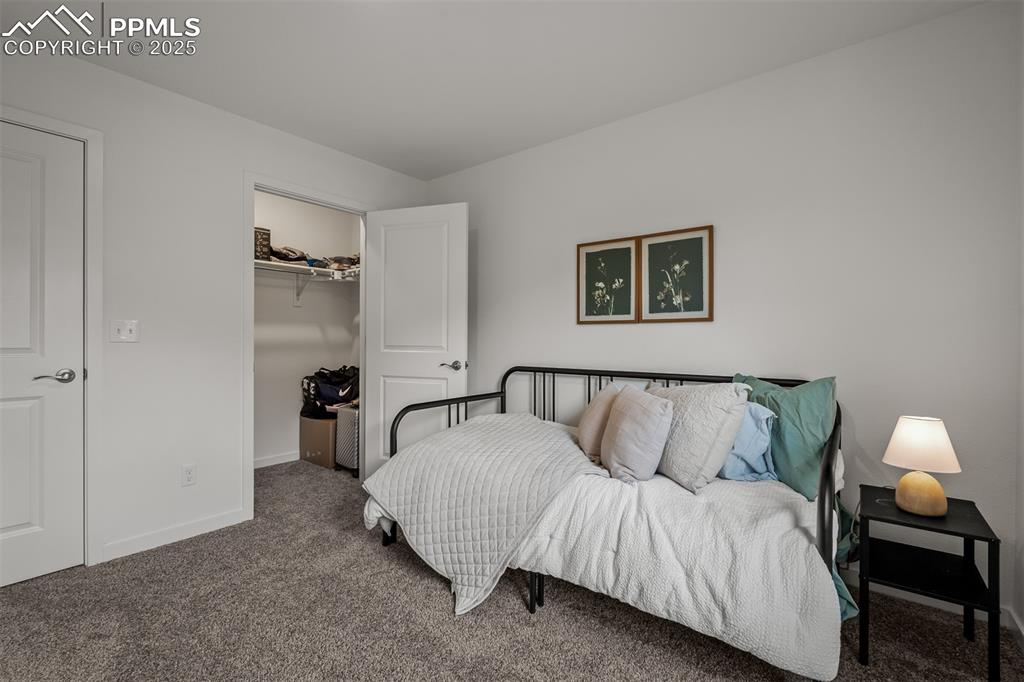 Image 29 of 40: Bedroom