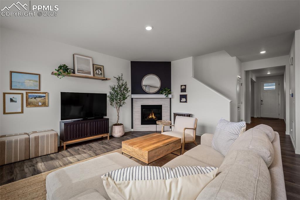 Image 9 of 40: Living Room