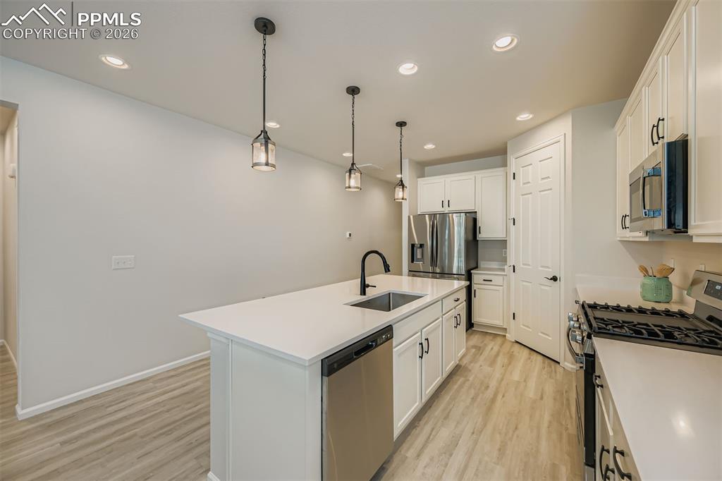 Image 11 of 29: Kitchen