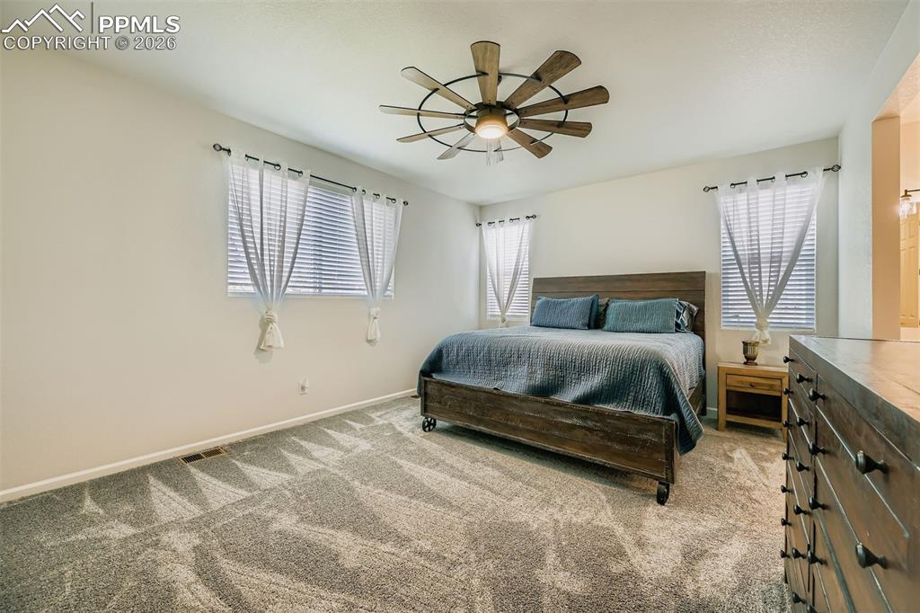 Image 15 of 29: Bedroom