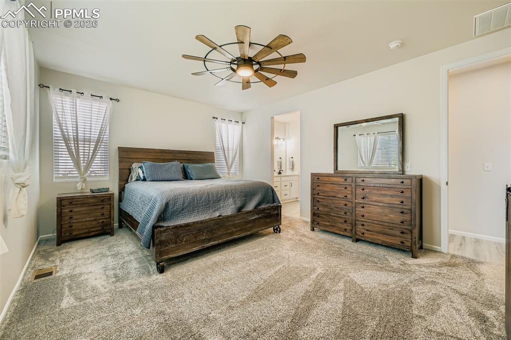 Image 16 of 29: Bedroom