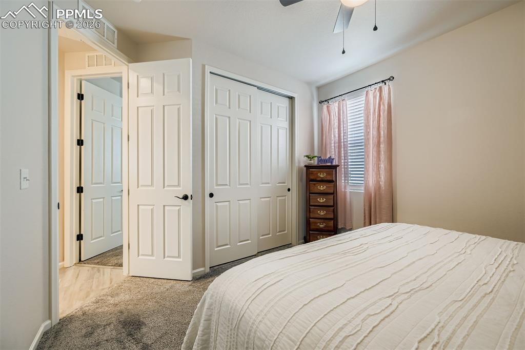 Image 21 of 29: Bedroom