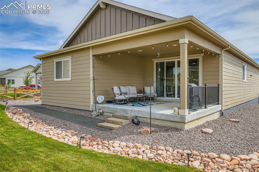 Image 27 of 29: Back of Structure