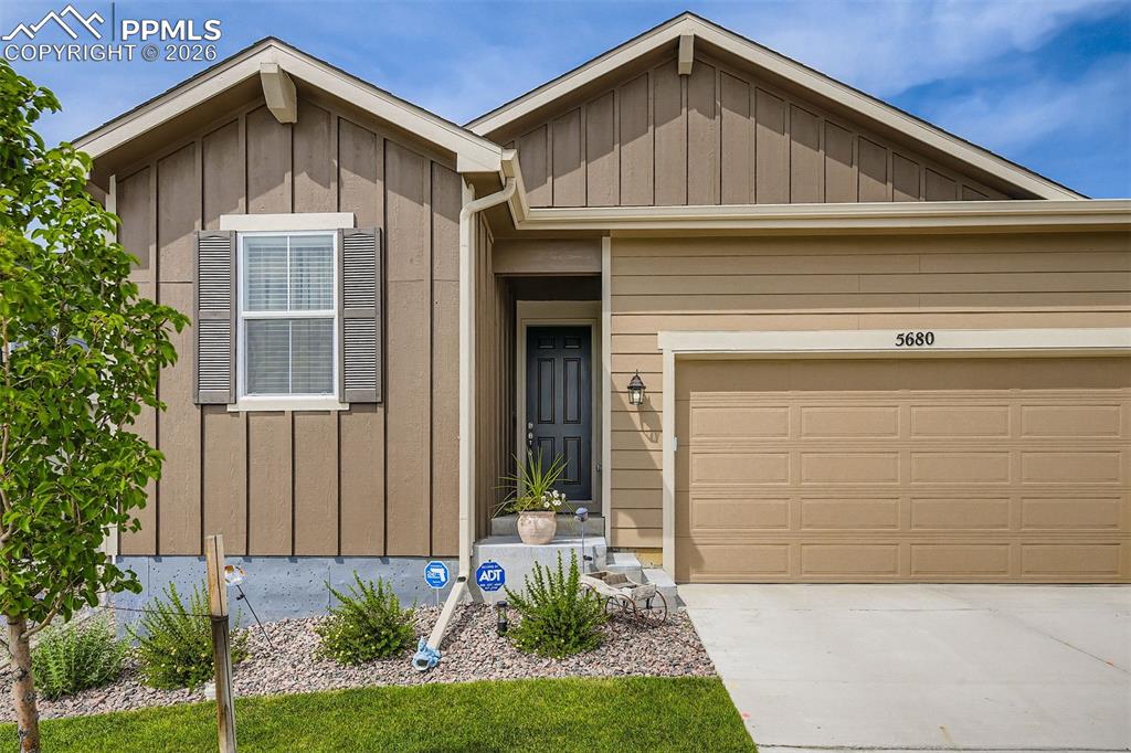 Image 3 of 29: Front of Structure