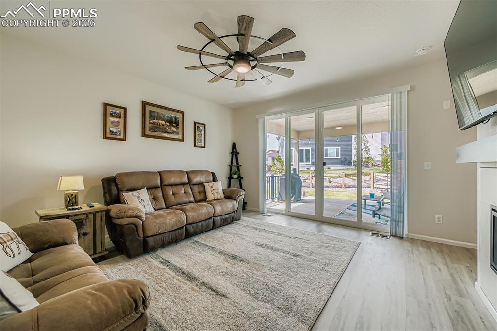 Image 4 of 29: Living Room