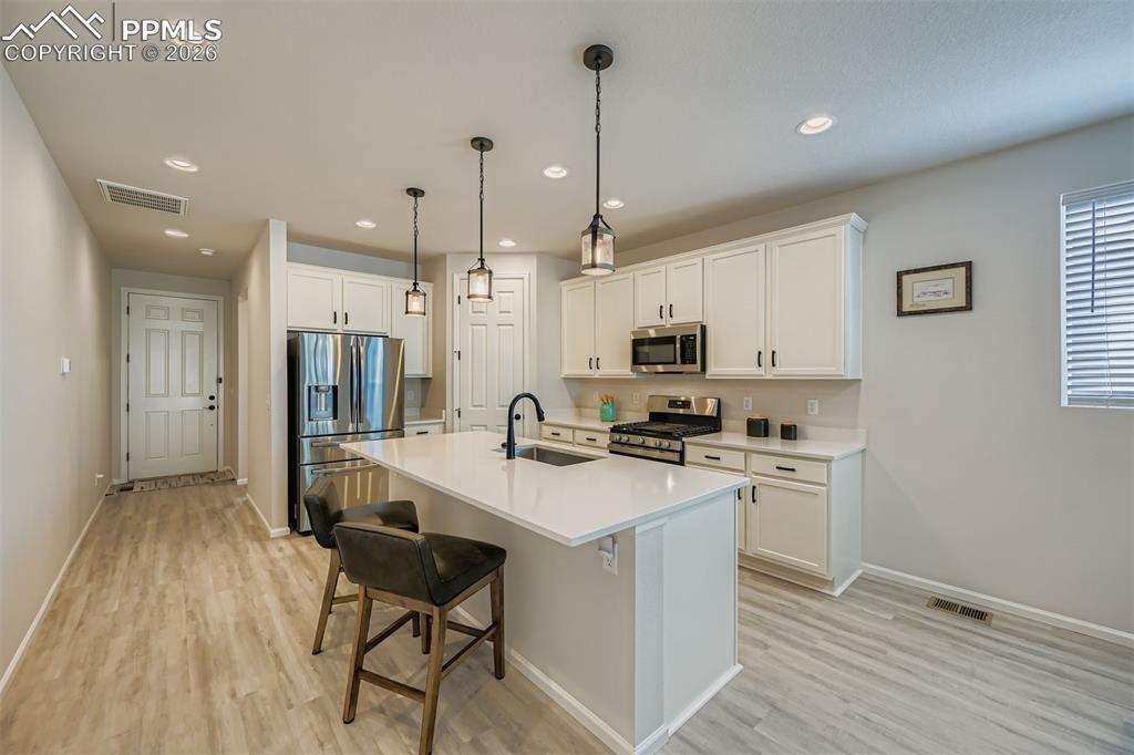 Image 9 of 29: Kitchen