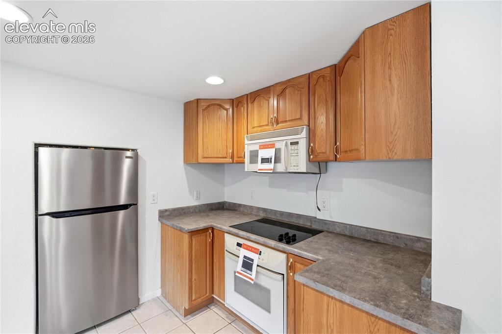 Image 18 of 23: Kitchen