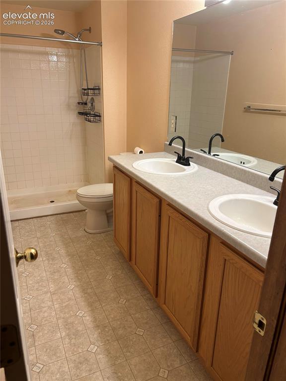 Image 9 of 36: Bathroom