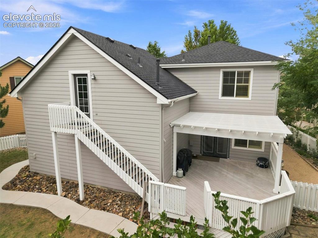 Image 40 of 50: View of exterior entrance to 4th bed/ carriage style suite