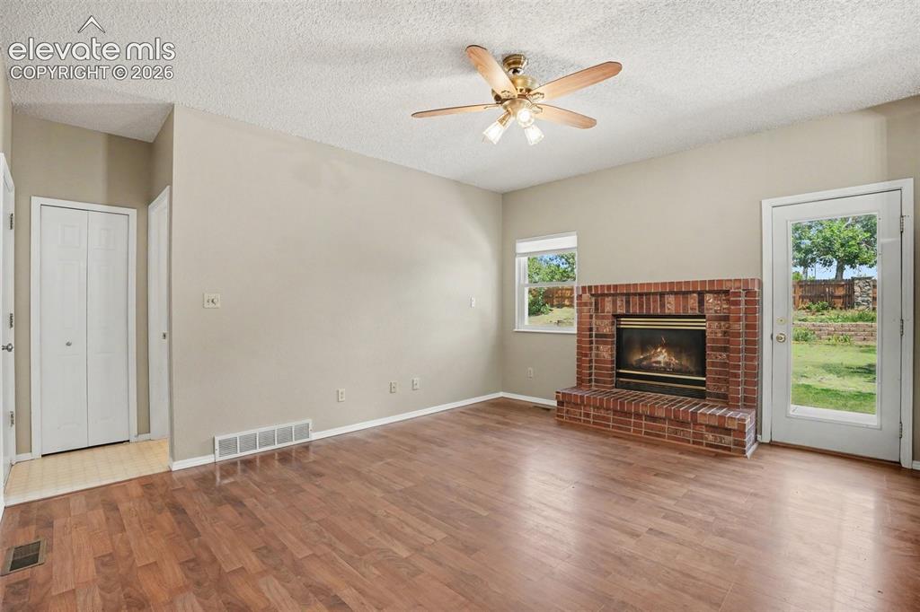 Image 13 of 40: Family Room