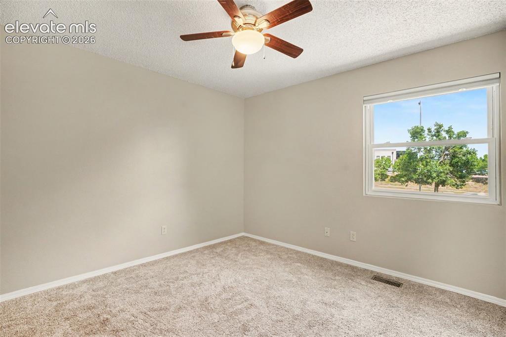 Image 23 of 40: Upstairs Bedroom