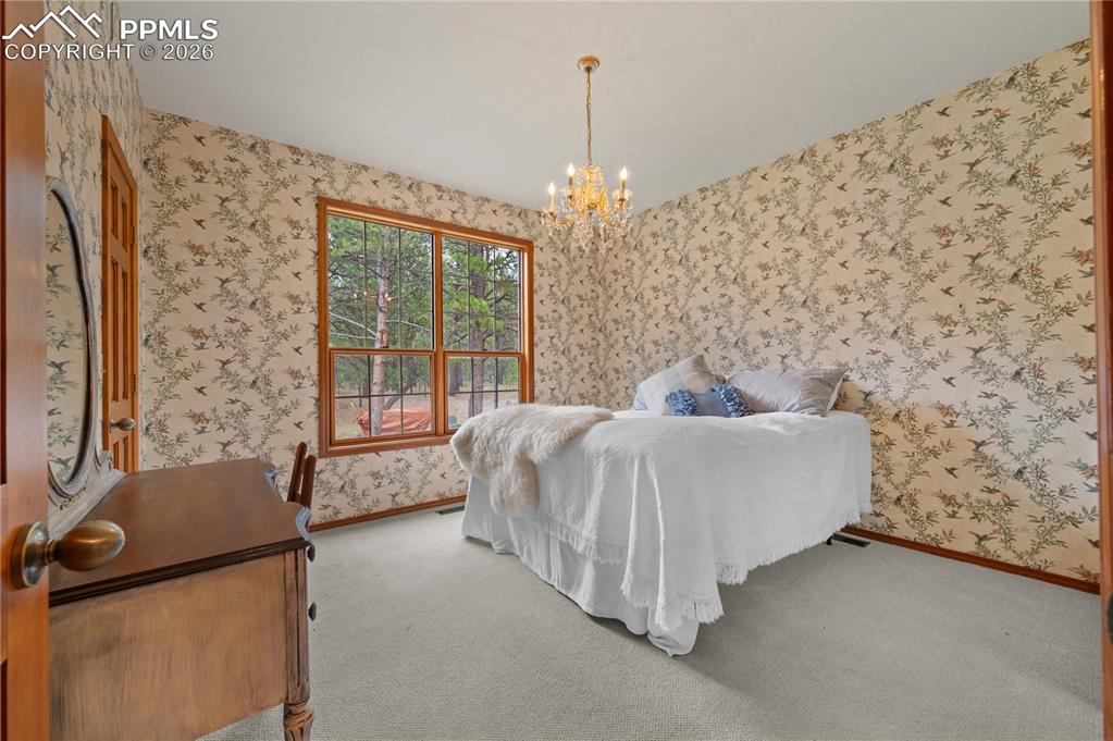 Image 34 of 41: Bedroom