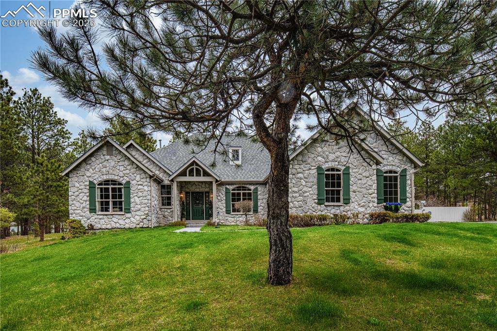 Image 39 of 41: Front of Structure