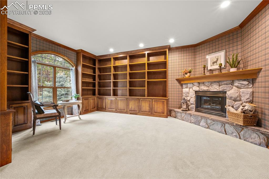 Image 6 of 41: Sitting Room