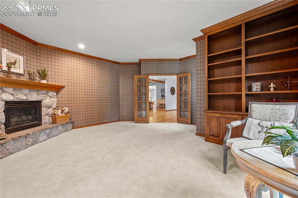 Image 7 of 41: Sitting Room