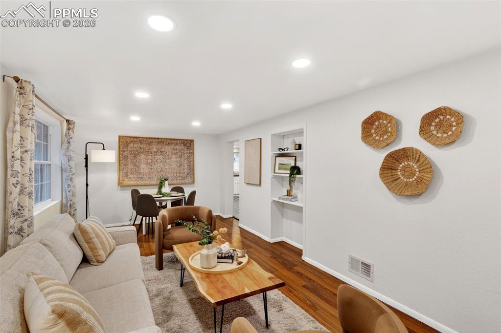 Image 11 of 34: Living room