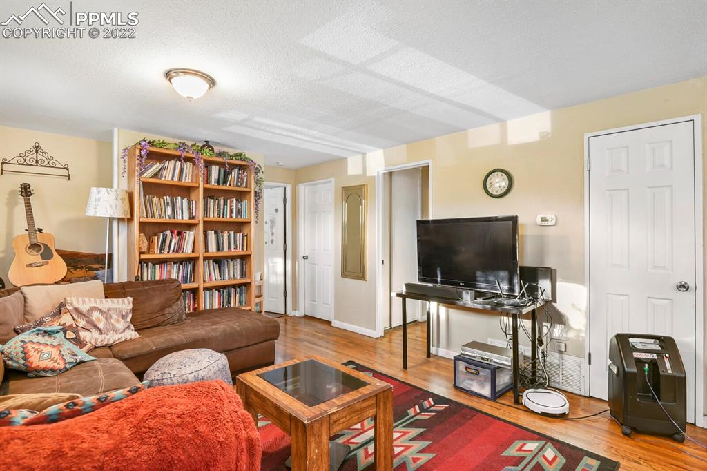 Listing 9426333, Image 6 of 20