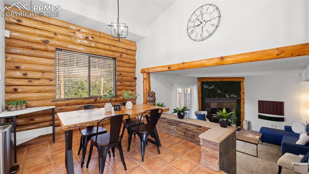 Image 11 of 41: Dining Area