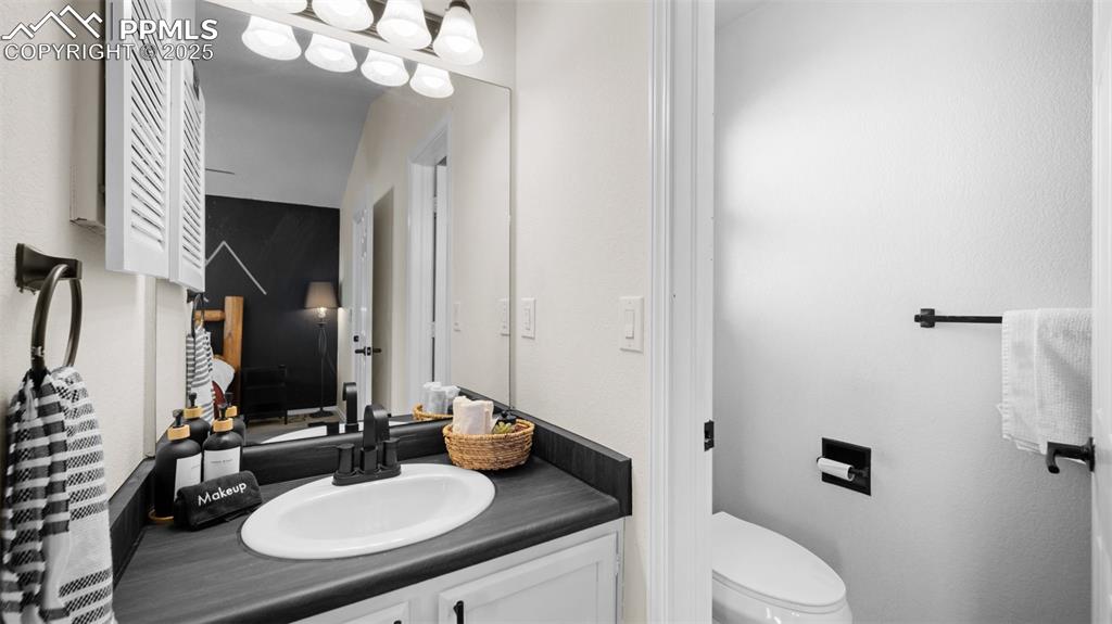 Image 24 of 41: Bathroom