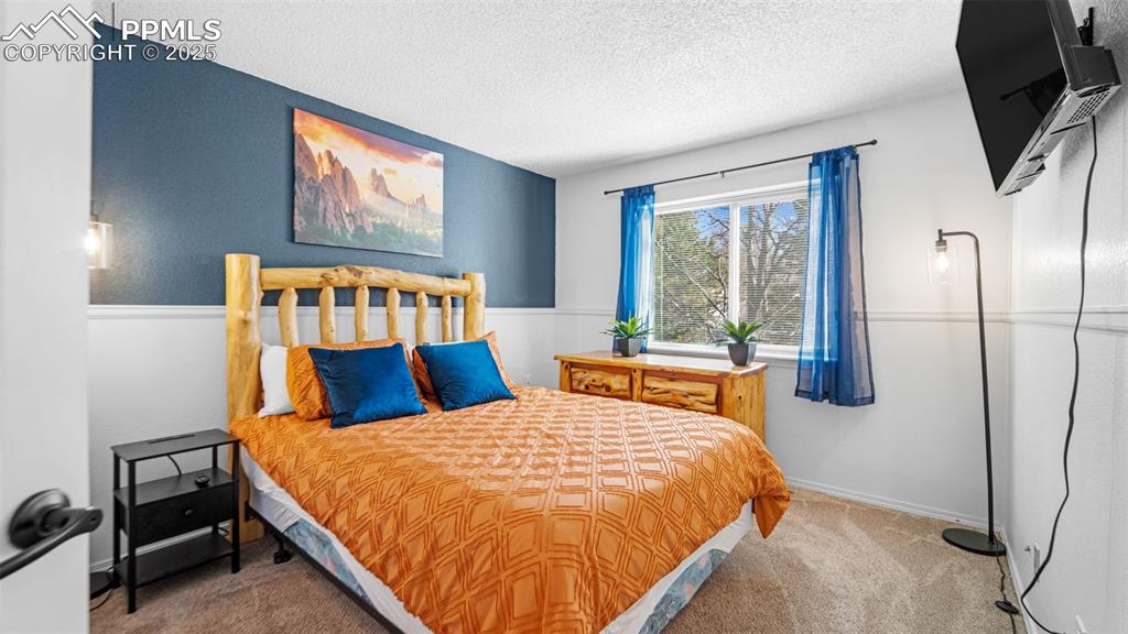 Image 28 of 41: Bedroom