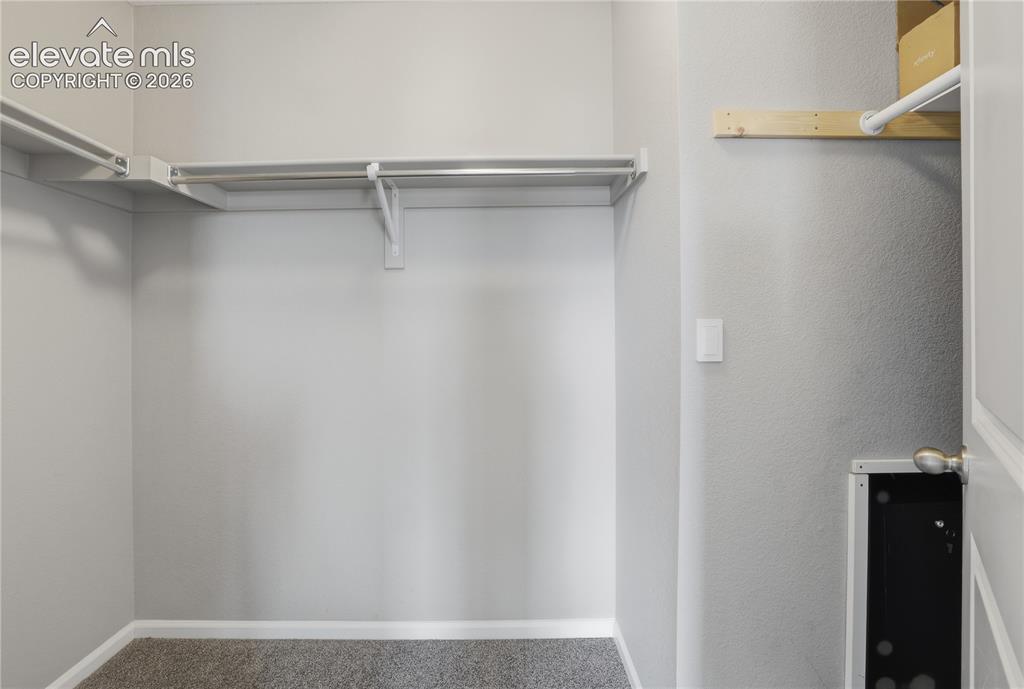 Image 11 of 25: Closet