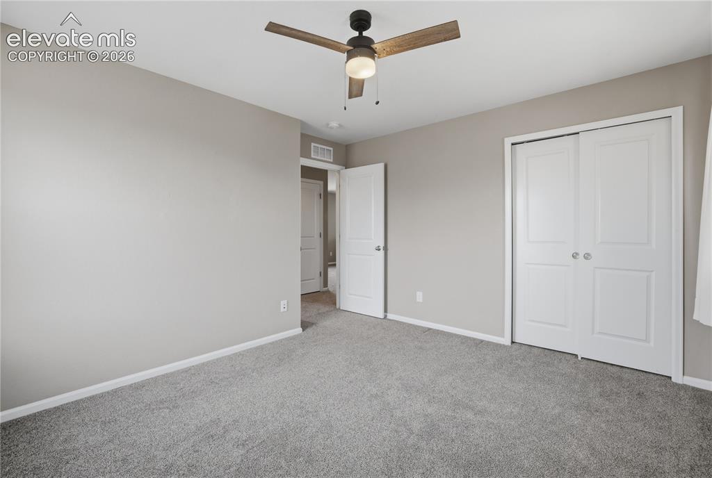 Image 17 of 25: Bedroom
