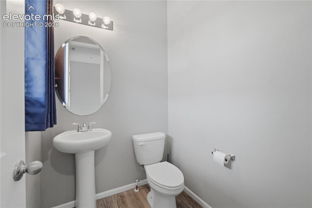 Image 8 of 25: Bathroom