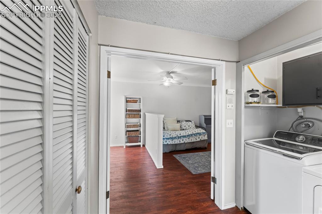 Image 25 of 38: Laundry