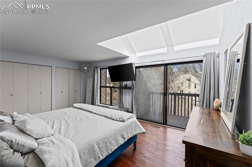 Image 30 of 38: Bedroom