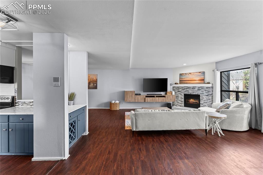 Image 7 of 38: Living Room