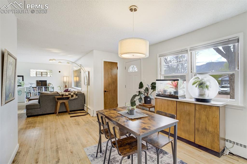 Image 9 of 50: Dining Area