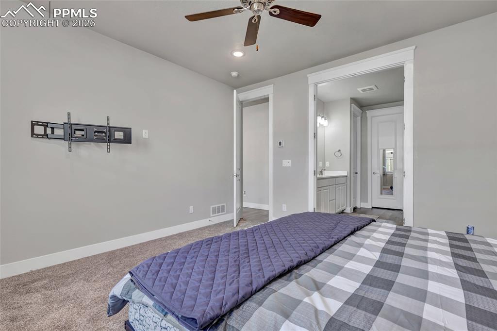 Image 12 of 39: Bedroom