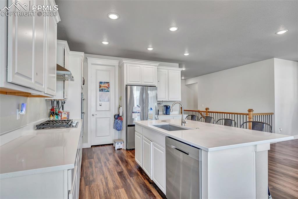 Image 7 of 39: Kitchen