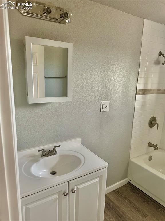 Image 13 of 21: Bathroom