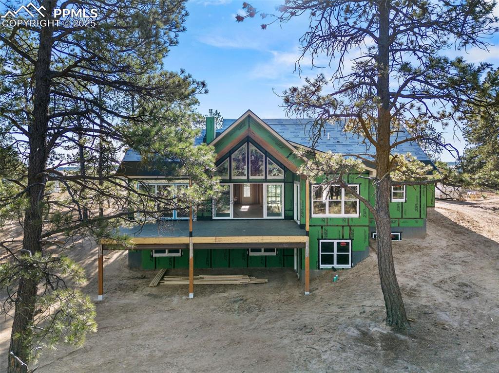 Image 14 of 20: Back of Structure