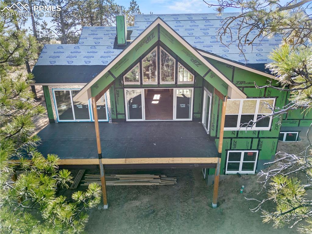 Image 15 of 20: Back of Structure