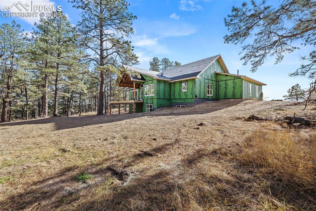 Image 16 of 20: Side of Structure