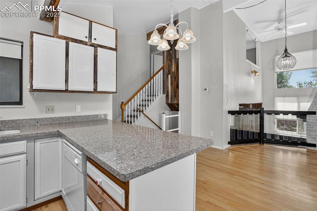 Image 12 of 46: Kitchen