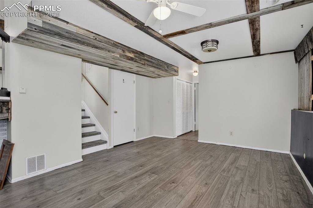 Image 24 of 46: Living Room