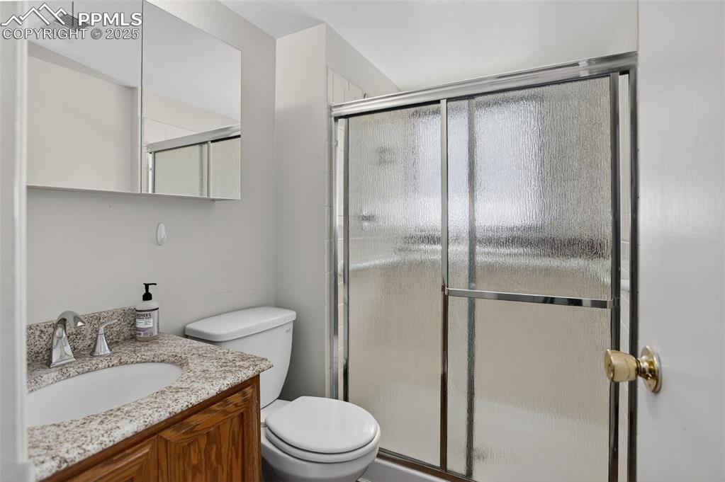 Image 26 of 46: Bathroom