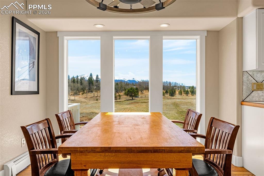 Image 17 of 48: Eat in kitchen area