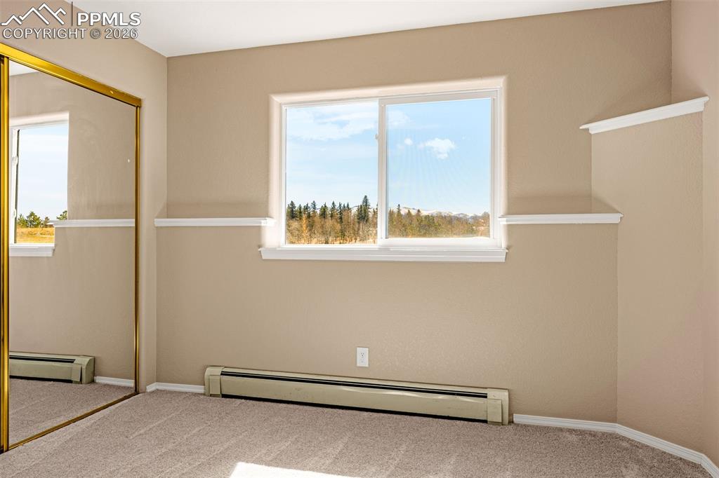 Image 32 of 48: Bedroom